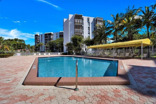 20500 W Country Club Dr 715, Aventura, FL 33180