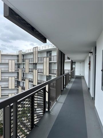 20500 W Country Club Dr 715, Aventura, FL 33180