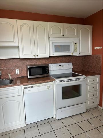 20500 W Country Club Dr 715, Aventura, FL 33180