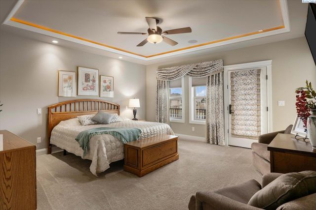 739 S Idaho Pl, Kennewick, WA 99336