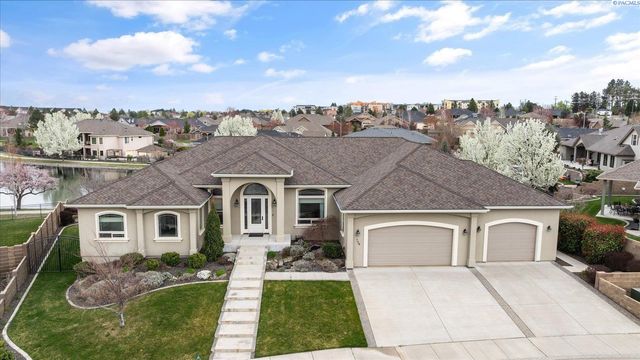 739 S Idaho Pl, Kennewick, WA 99336