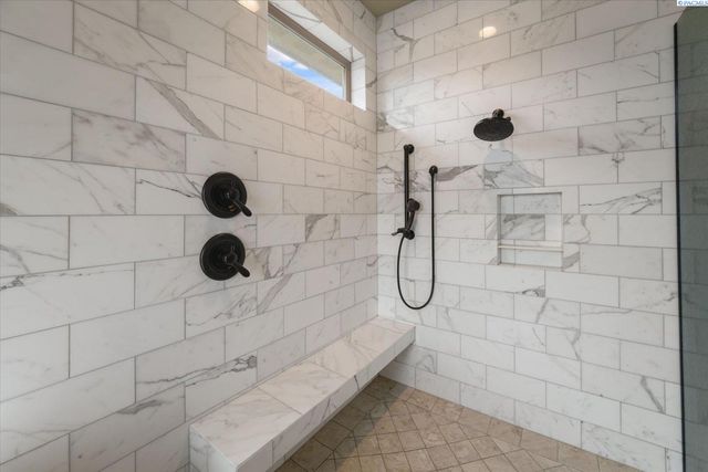 739 S Idaho Pl, Kennewick, WA 99336