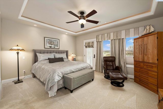 739 S Idaho Pl, Kennewick, WA 99336