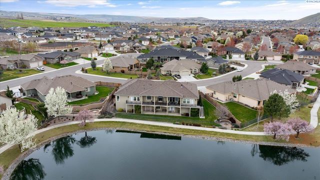 739 S Idaho Pl, Kennewick, WA 99336
