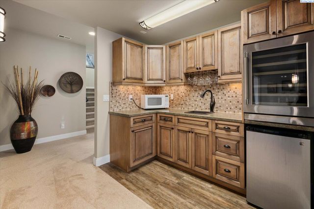 739 S Idaho Pl, Kennewick, WA 99336