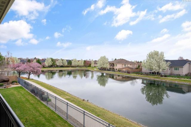 739 S Idaho Pl, Kennewick, WA 99336