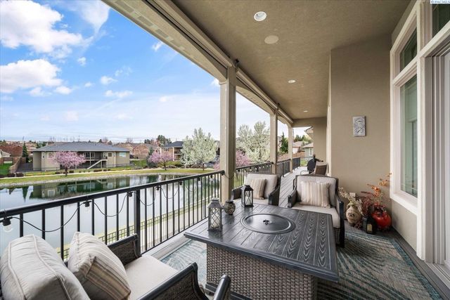 739 S Idaho Pl, Kennewick, WA 99336