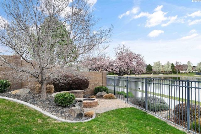 739 S Idaho Pl, Kennewick, WA 99336