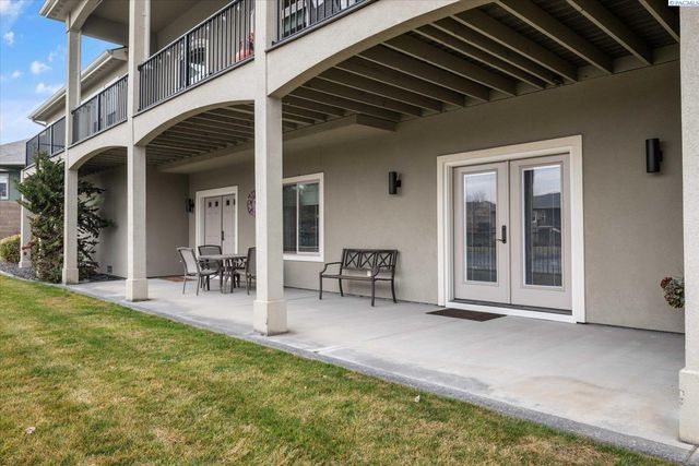 739 S Idaho Pl, Kennewick, WA 99336