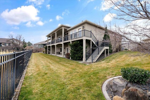 739 S Idaho Pl, Kennewick, WA 99336