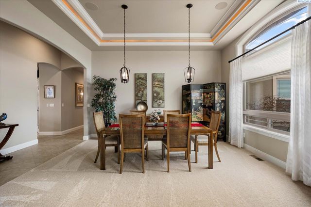 739 S Idaho Pl, Kennewick, WA 99336