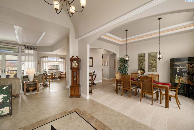 739 S Idaho Pl, Kennewick, WA 99336