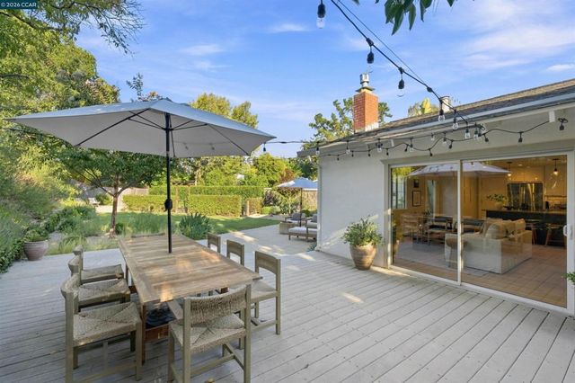 1422 Novato Ct, Walnut Creek, CA 94597