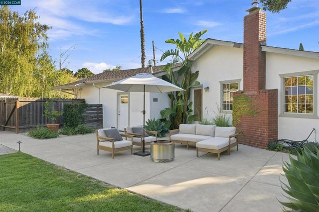 1422 Novato Ct, Walnut Creek, CA 94597