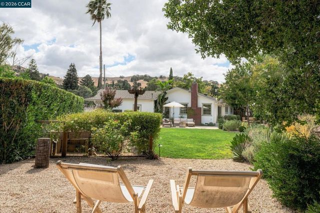 1422 Novato Ct, Walnut Creek, CA 94597