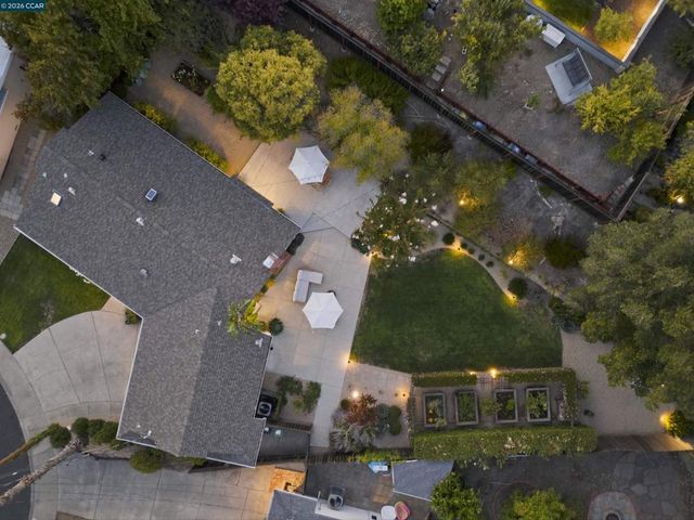 1422 Novato Ct, Walnut Creek, CA 94597