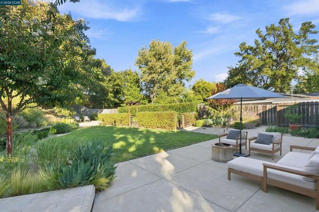 1422 Novato Ct, Walnut Creek, CA 94597