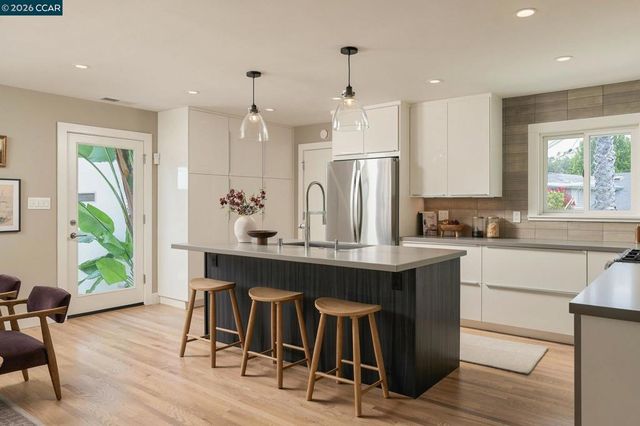1422 Novato Ct, Walnut Creek, CA 94597