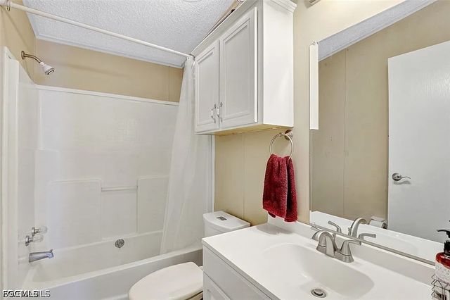 2023 Gish LN, North Fort Myers, FL 33917