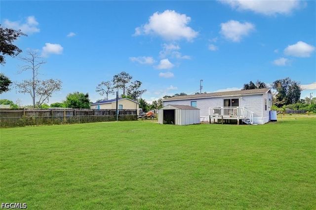 2023 Gish LN, North Fort Myers, FL 33917