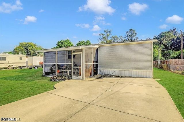 2023 Gish LN, North Fort Myers, FL 33917