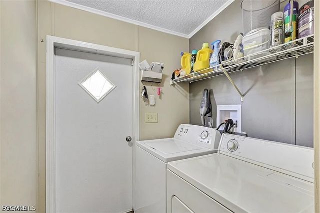 2023 Gish LN, North Fort Myers, FL 33917