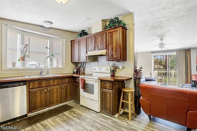 2023 Gish LN, North Fort Myers, FL 33917