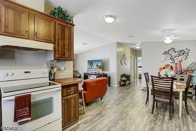 2023 Gish LN, North Fort Myers, FL 33917
