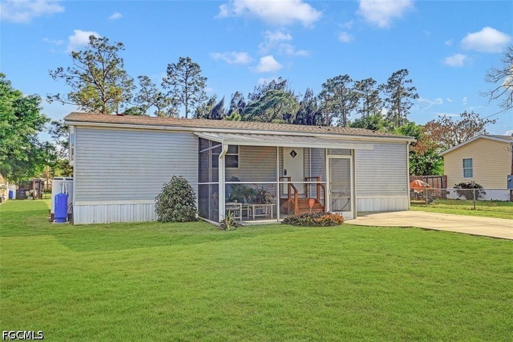 2023 Gish LN, North Fort Myers, FL 33917