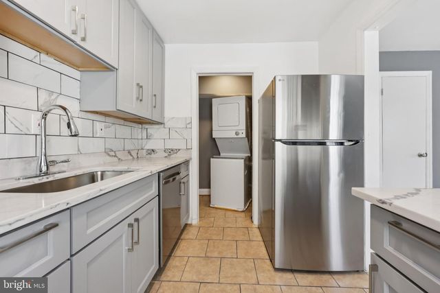 5824 FIFER DR, Alexandria, VA 22303