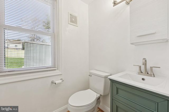 5824 FIFER DR, Alexandria, VA 22303