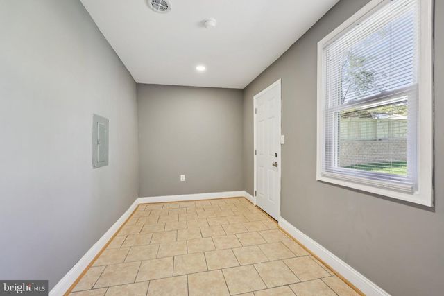 5824 FIFER DR, Alexandria, VA 22303