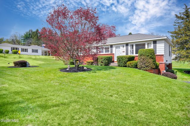 2 Dusenberry Road, Schaghticoke, NY 12182