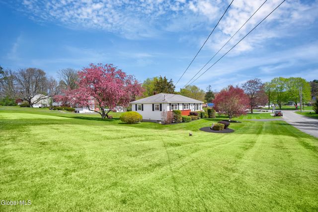 2 Dusenberry Road, Schaghticoke, NY 12182