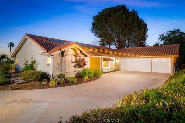16401 Orangewind Lane, Riverside, CA 92503