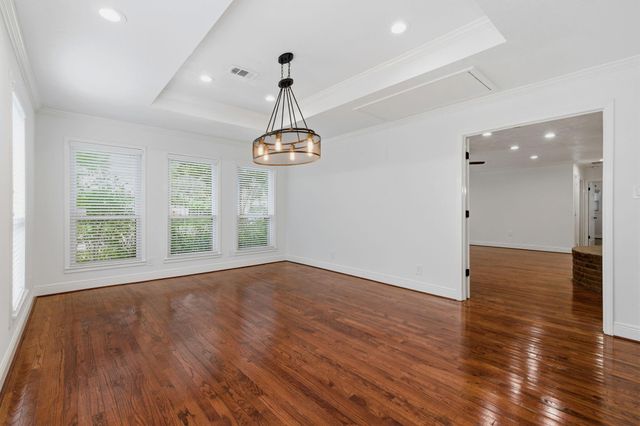 1320 Woodvine Drive, Houston, TX 77055