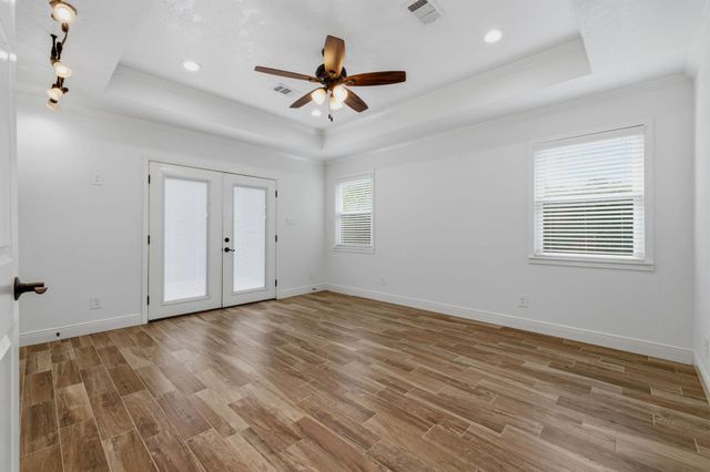 1320 Woodvine Drive, Houston, TX 77055