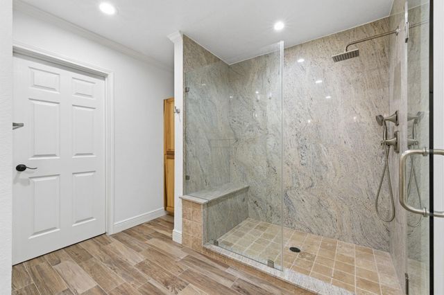 1320 Woodvine Drive, Houston, TX 77055