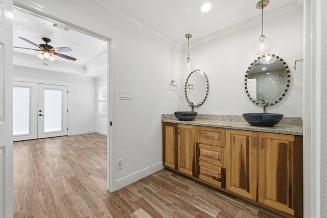 1320 Woodvine Drive, Houston, TX 77055