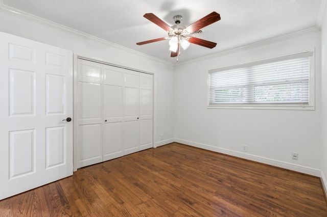 1320 Woodvine Drive, Houston, TX 77055