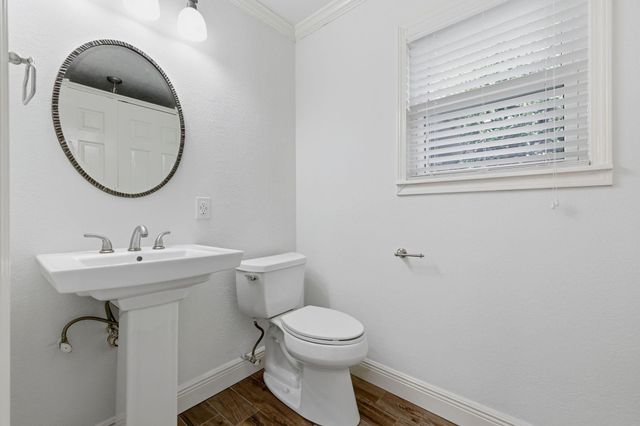 1320 Woodvine Drive, Houston, TX 77055