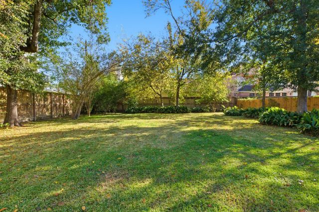 1320 Woodvine Drive, Houston, TX 77055