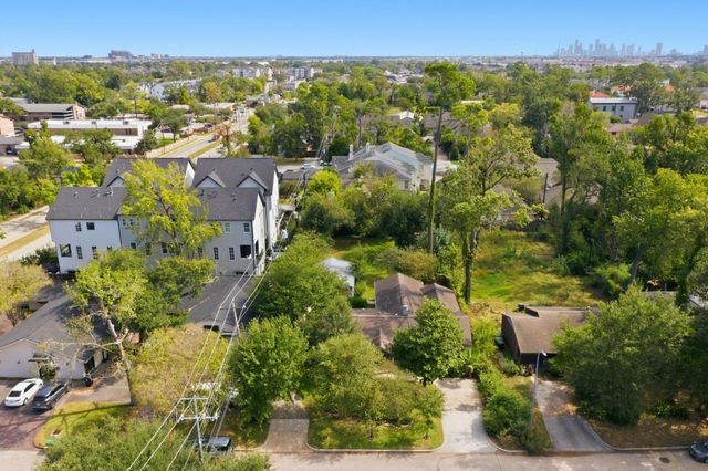 1320 Woodvine Drive, Houston, TX 77055