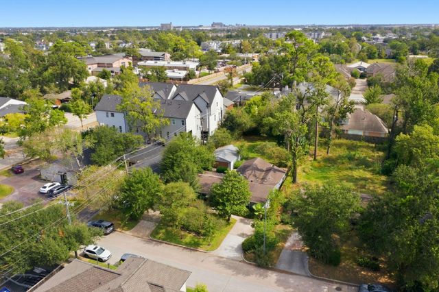 1320 Woodvine Drive, Houston, TX 77055