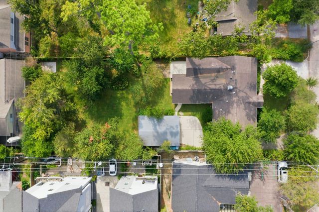 1320 Woodvine Drive, Houston, TX 77055