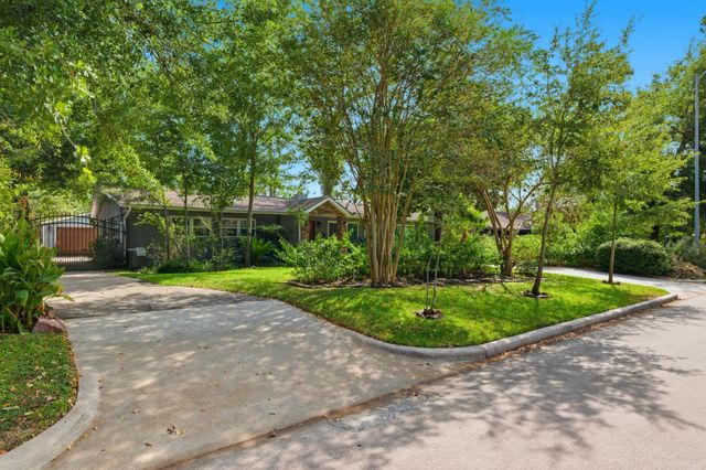 1320 Woodvine Drive, Houston, TX 77055