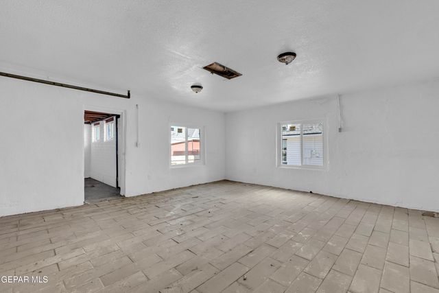 2315 PORTLAND Avenue, El Paso, TX 79930