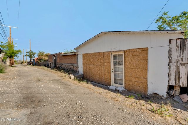 2315 PORTLAND Avenue, El Paso, TX 79930