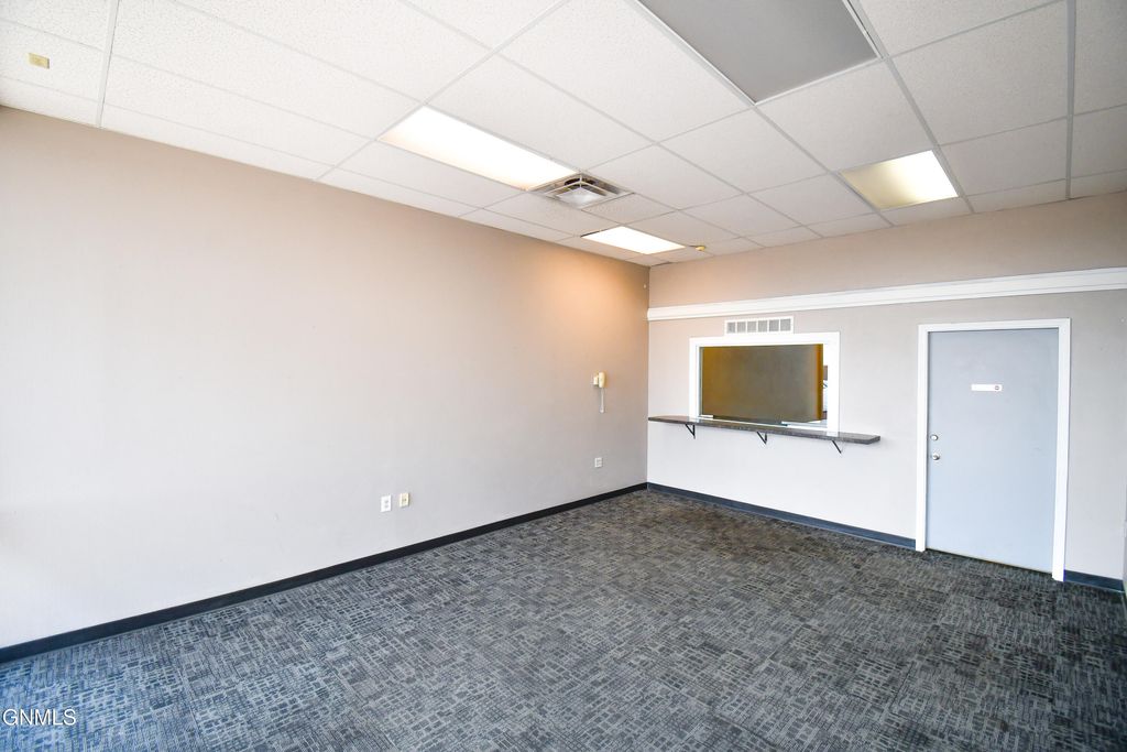 401 40th Avenue SW, Minot, ND 58701 photo 4