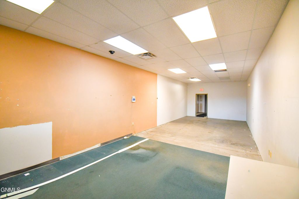 401 40th Avenue SW, Minot, ND 58701 photo 5